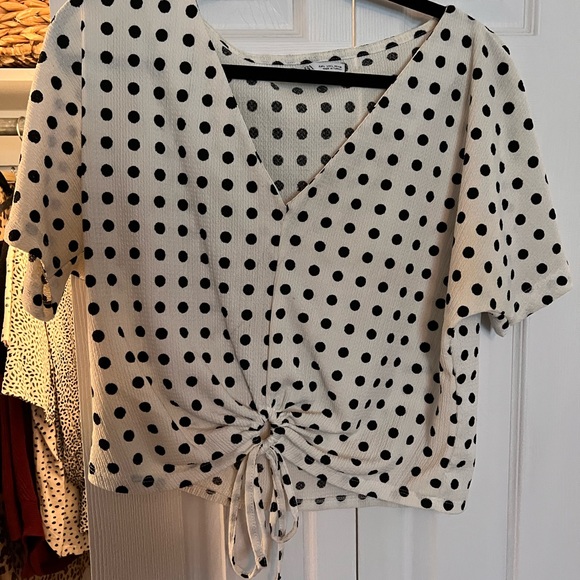 Zara Black & White Polka Dot Tie Front V Neck Top - Picture 6 of 6
